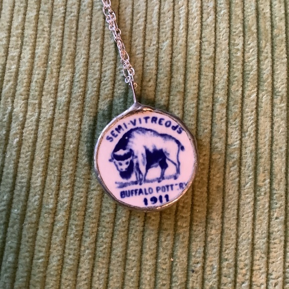 Buffalo Pottery necklace - Picture 2 of 3